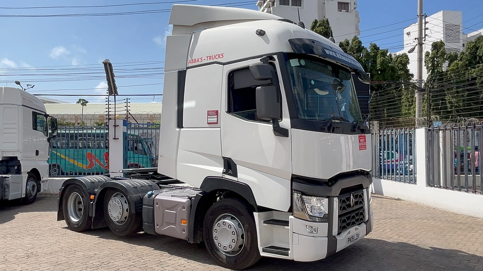 2019 RENAULT T460