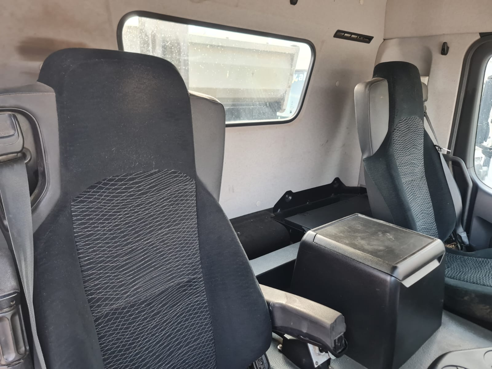 2018 MERCEDES BENZ AROCS 3240 8X4 TIPPER