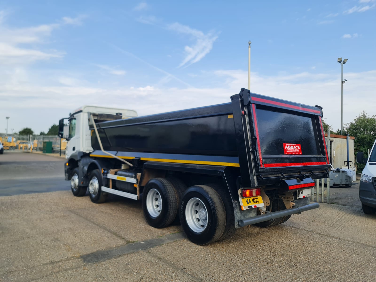 2018 MERCEDES BENZ AROCS 3240 8X4 TIPPER